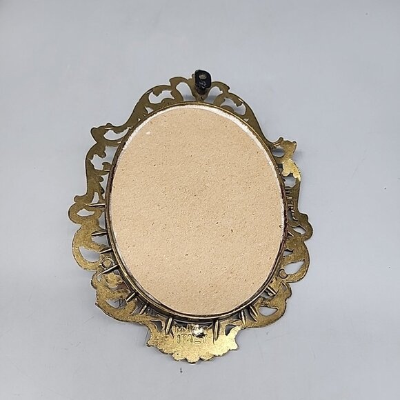 Vintage Gold Metal Framed Cameo Lady Fur Shaw Wall Hanging 7" - Picture 5 of 5